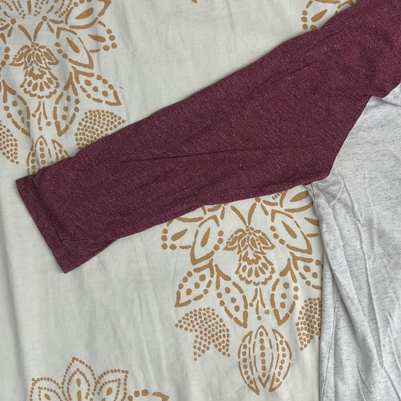 Red and White Medium Length Sleeve - Picture 4 of 4